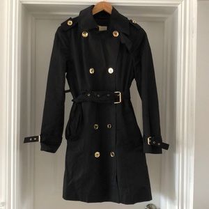 ⚡️CLOSET CLEAR OUT⚡️: Michael Kors Rain Jacket